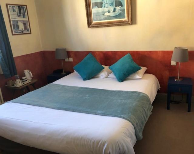 Le Thy Hotel Ploermel Ngoại thất bức ảnh