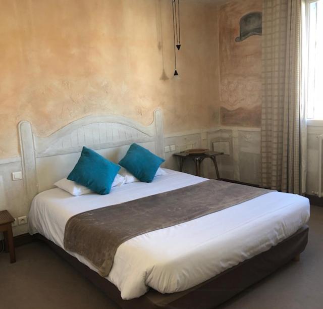 Le Thy Hotel Ploermel Ngoại thất bức ảnh